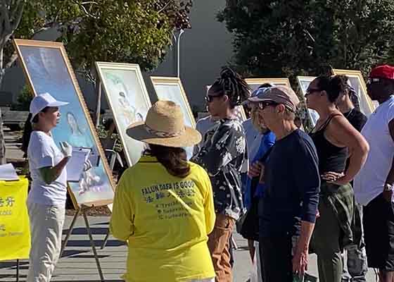 Image for article San Diego: Uluslararası Zhen Shan Ren Sergisi Ziyaretçileri – “Bu Acımasız Zulmü Sona Erdirmeliyiz”