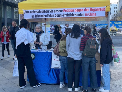 Image for article Almanya, Hannover: Falun Gong Tanıtıldı ve Çin Komünist Rejiminin Zulmü Ortaya Çıkarıldı