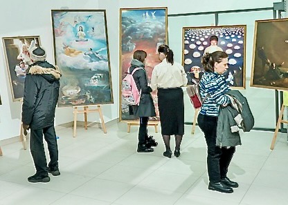 Image for article Moskova, Rusya: Zhen Shan Ren Sanat Sergisi Kaos İçindeki Dünya İnsanlarına Umut Veriyor