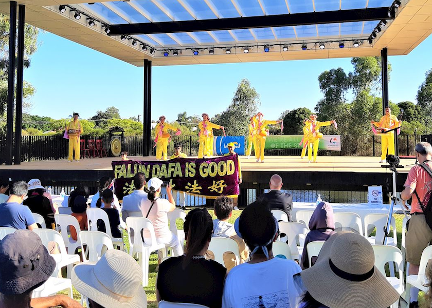Image for article Falun Dafa, Perth'deki Avustralya Günü Kutlamasında İyi Karşılandı