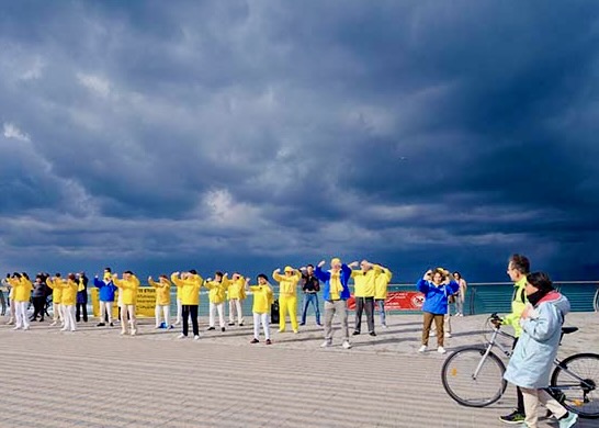 Image for article İsrail: Tel Aviv'de Düzenlenen Etkinlikte İnsanlar Falun Dafa'ya Yapılan Zulmü Kınadı