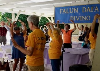 Image for article Porto Riko: Bütünsel Uyanış Festivali Ziyaretçileri Falun Dafa'yı Öğrenmekten Mutluluk Duydu