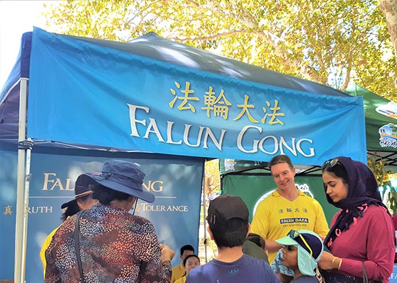 Image for article Perth, Avustralya: Falun Dafa, Hyde Park Festivali'nde 