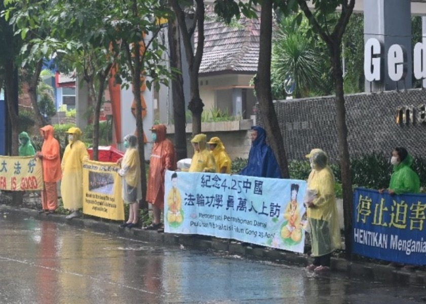 Image for article Endonezya: 25 Nisan Barışçıl Temyizini Anma Törenleri Halkın Desteğini Alıyor