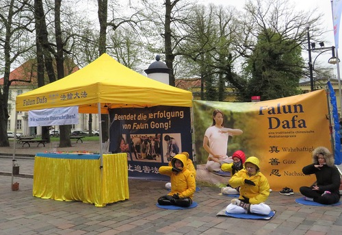 Image for article Almanya ve Filipinler: Dünya Falun Dafa Günü Kutlandı