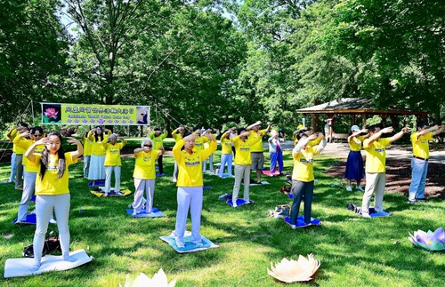 Image for article ABD, Kuzey Carolina'daki Uygulayıcılar Falun Dafa'nın Tanıtılmasının 31. Yıl Dönümünü Kutladılar