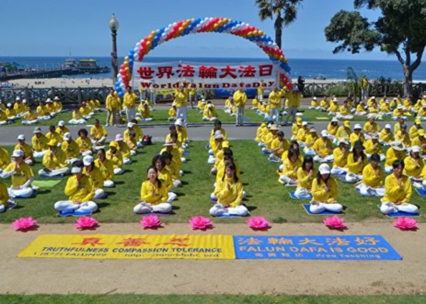 Image for article Los Angeles, ABD: Los Angeles Bölgesinde Yaşayan Falun Dafa Uygulayıcıları Dünya Falun Dafa Günü'nü Kutladılar