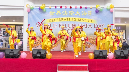 Image for article Endonezya: Endonezya'nın Bölgelerinde Dünya Falun Dafa Günü Kutlaması