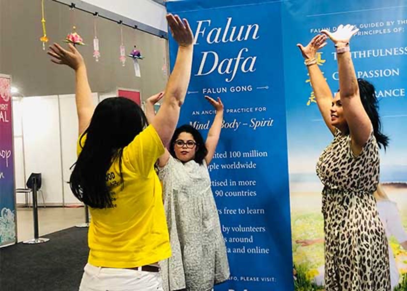 Image for article ​Melbourne, Avustralya: Zihin Beden Ruh Festivali'nde Falun Gong Tanıtımı
