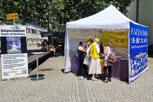 Image for article Avusturya ve Almanya: Konstanz Gölü Kıyısında Falun Dafa Tanıtımı