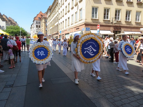 Image for article Fransa, Strasbourg: BM Uluslararası İşkence Mağdurlarını Destekleme Günü'nde Falun Dafa Zulümüne Dikkat Çekildi