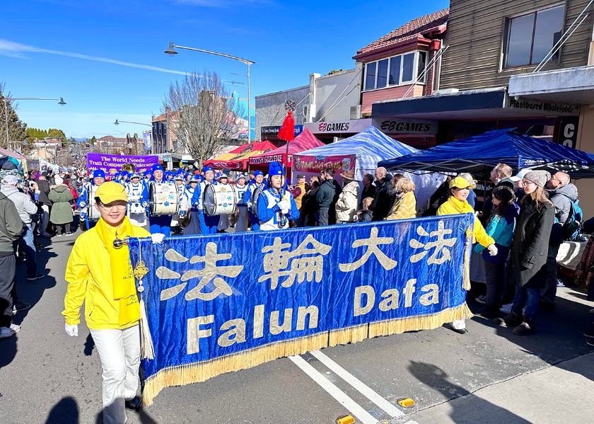 Image for article ​Katoomba, Avustralya: Kış Büyüsü Festivali'nde Falun Dafa Uygulayıcılarının Enerjisi Takdir Edildi