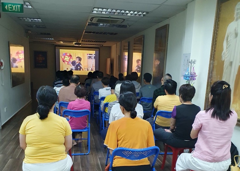 Image for article ​Singapur: Yeni Uygulayıcılar Dokuz Günlük Falun Dafa Sınıfından Fayda Görüyor