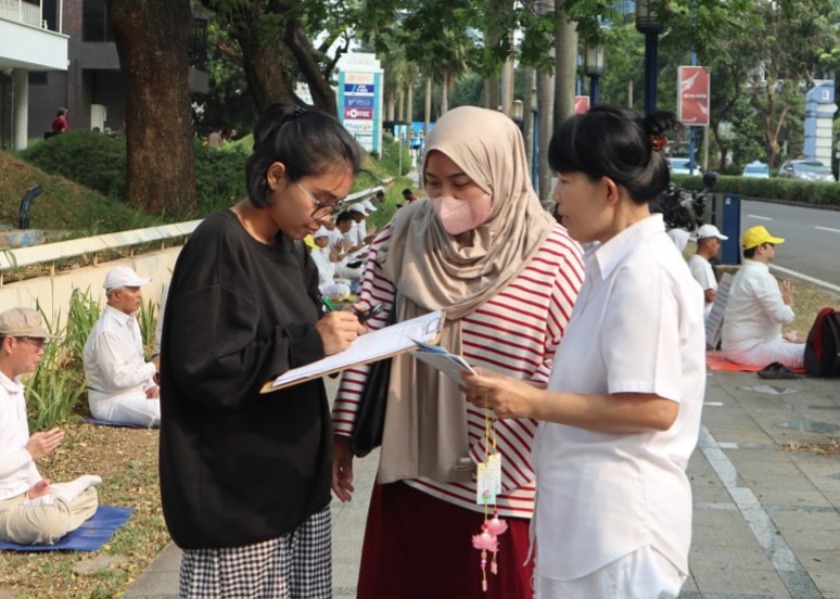 Image for article ​Endonezya: Falun Dafa Uygulayıcıları Zulmün Sona Erdirilmesi Çağrısında Bulundu