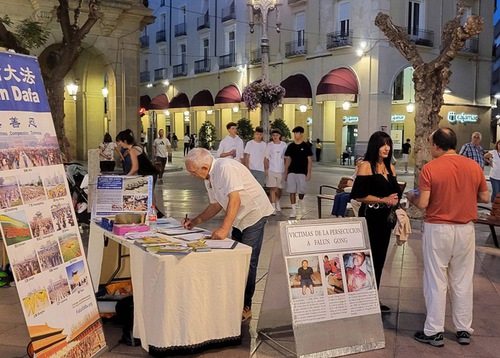 Image for article İspanya, Huesca: Tarihi Aragon Eyaletindeki Falun Gong İmza Kampanyası