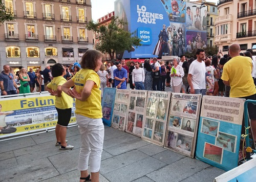 Image for article İspanya: Madrid Şehir Merkezindeki Etkinlik Sırasında Falun Dafa'ya Yapılan Zulüm Açığa Çıkarıldı