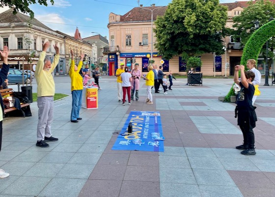 Image for article Sırbistan'daki Bir Dizi Faaliyet Sırasında Falun Dafa'nın Tanıtımı Yapıldı