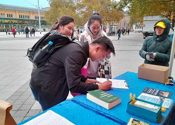 Image for article Almanya, Hannover: Yapılan Faaliyetler Falun Gong'a Destek Gelmesini Sağladı
