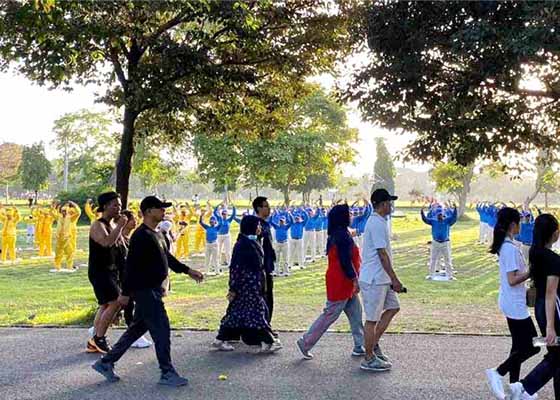 Image for article ​Bali, Endonezya: İnsan Hakları Günü’nü Anma Etkinlikleri Sırasında İnsanlar Falun Dafa'ya Yapılan Zulmü Kınadılar