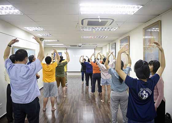 Image for article ​Singapur: Dokuz Günlük Falun Dafa Dersinden Hikayeler