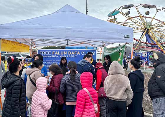 Image for article ​San Jose, Kaliforniya: Falun Dafa'yı Vietnam Topluluklarına Tanıtmak