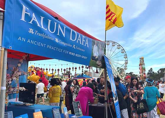 Image for article ​Melbourne, Avustralya: Vietnam Topluluğundaki Yeni Yıl Kutlamalarında Falun Dafa Tanıtıldı