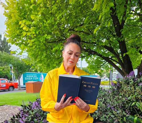 Image for article ​Avustralya: Falun Dafa’yı Uygulayan Bir Kuaför Salonu Sahibi