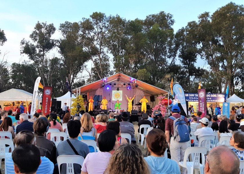 Image for article ​Perth, Avustralya: Çin Yeni Yılı Kutlamasında Falun Dafa Tanıtımı