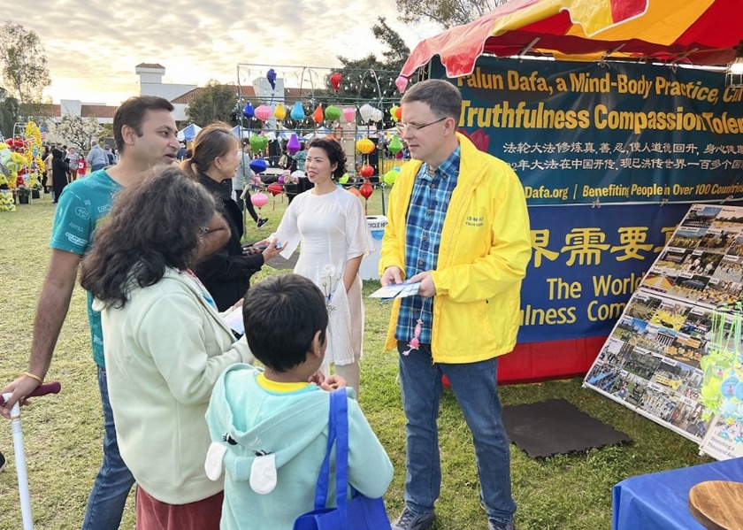Image for article ​San Diego, ABD: Vietnam Ay Yeni Yılı Kutlamasında Falun Dafa Tanıtıldı