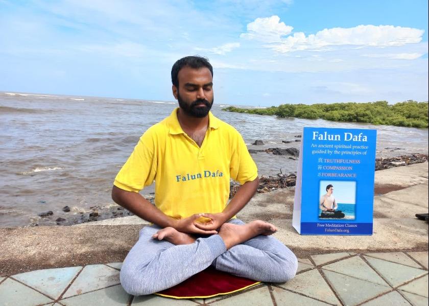 Image for article Hindistan: Falun Dafa Uygulayıcıları Falun Dafa'nın Kurucusuna Minnettarlıklarını İfade Ediyor ve Dafa'nın Hayatlarını Nasıl Dönüştürdüğünü Paylaşıyor
