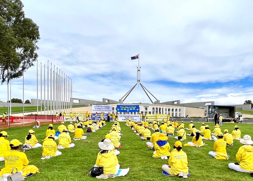 Image for article ​Avustralya: Çin Dışişleri Bakanı Ziyareti Sırasında Düzenlenen Mitinglerle Falun Gong Zulmünün Durdurulması Çağrısında Bulunuldu