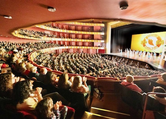 Image for article Danimarkalı, Fransız, İsviçreli, Kanadalı ve Amerikalı Tiyatro Seyircileri Shen Yun'u Takdir Etti