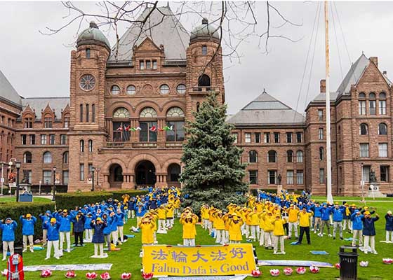 Image for article ​Kanada: Toronto'daki Falun Gong Uygulayıcıları Düzenledikleri Faaliyetlerle 25 Nisan Temyizini Andı