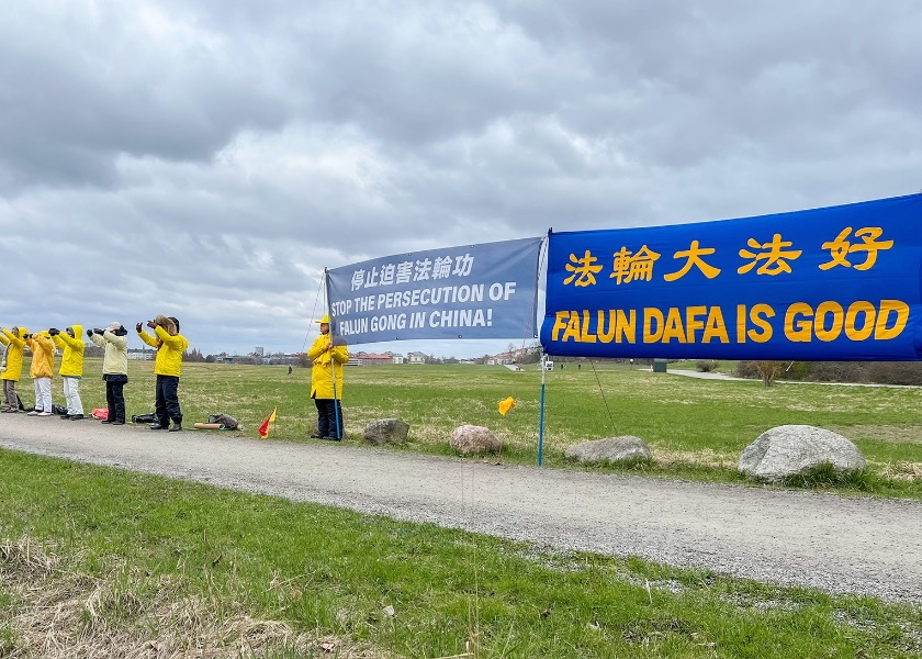 Image for article İsveç: 25 Nisan Pekin Çağrısını Anma Faaliyetleri Sırasında Falun Gong'a Kamudan Destek Geldi