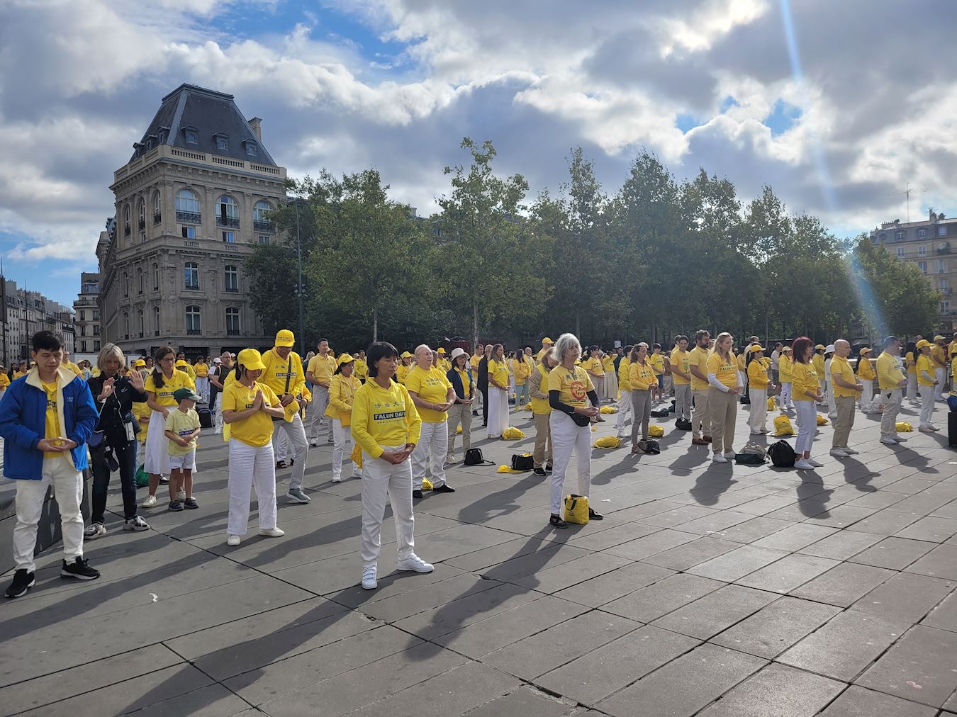 Image for article Paris, Fransa: Place de la République'deki Etkinlikte Çin Komünist Rejiminin Yaptığı Zulme Son Vermesi Çağrısında Bulunuldu