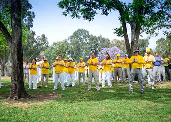 Image for article ​Tel Aviv, İsrail: Yarkon Parkında Dünya Falun Dafa Günü Kutlaması Düzenlendi