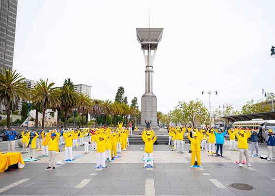 Image for article ​San Francisco, Kaliforniya: Uygulayıcılar Dünya Falun Dafa Günü Kutlamaları Yoluyla Falun Dafa'nın Güzelliğini Sergilediler