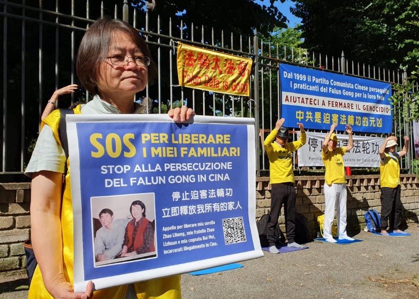 Image for article İtalya: Çin Büyükelçiliği Önünde Yapılan Mitingde Çin Komünist Rejiminin Falun Dafa Uygulayıcılarını Tutuklaması Protesto Edildi