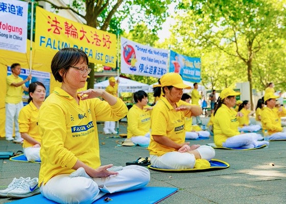 Image for article Berlin Almanya: Yapılan Etkinlik Falun Gong Zulmüne İlişkin Farkındalığı Arttırdı