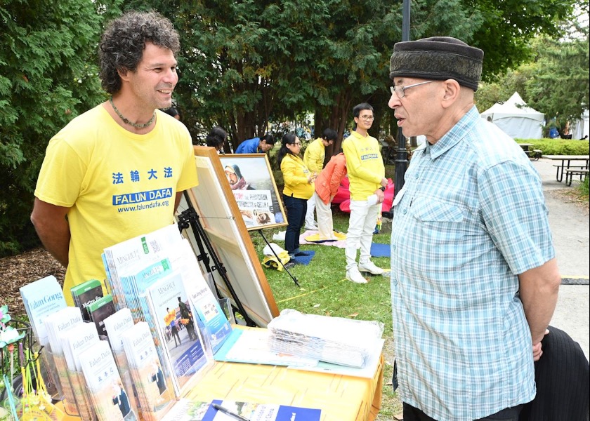 Image for article ​Kanada: Falun Dafa, Quebec Barış Festivali'nde İnsanlarda Yankı Buldu