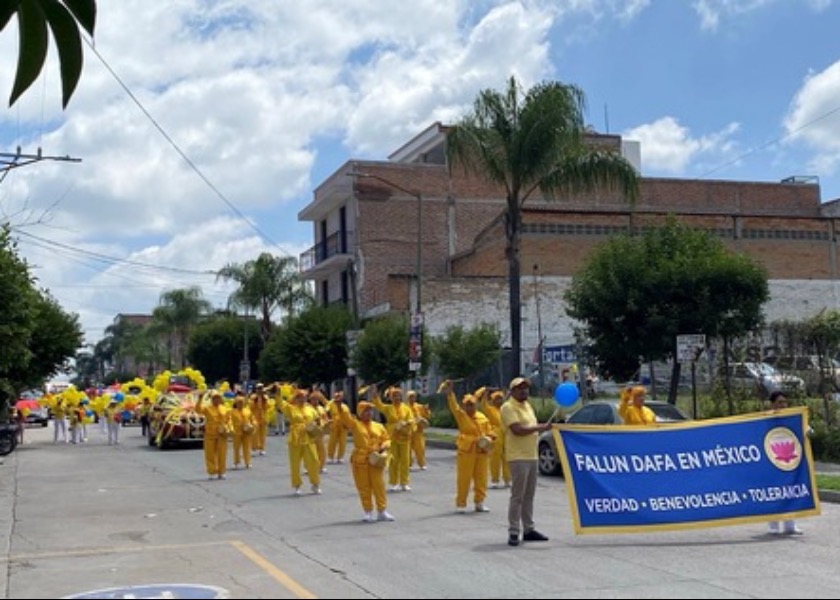 Image for article ​Jalisco, Meksika: Falun Dafa Yıllık Geçit Töreninde İyi Karşılandı