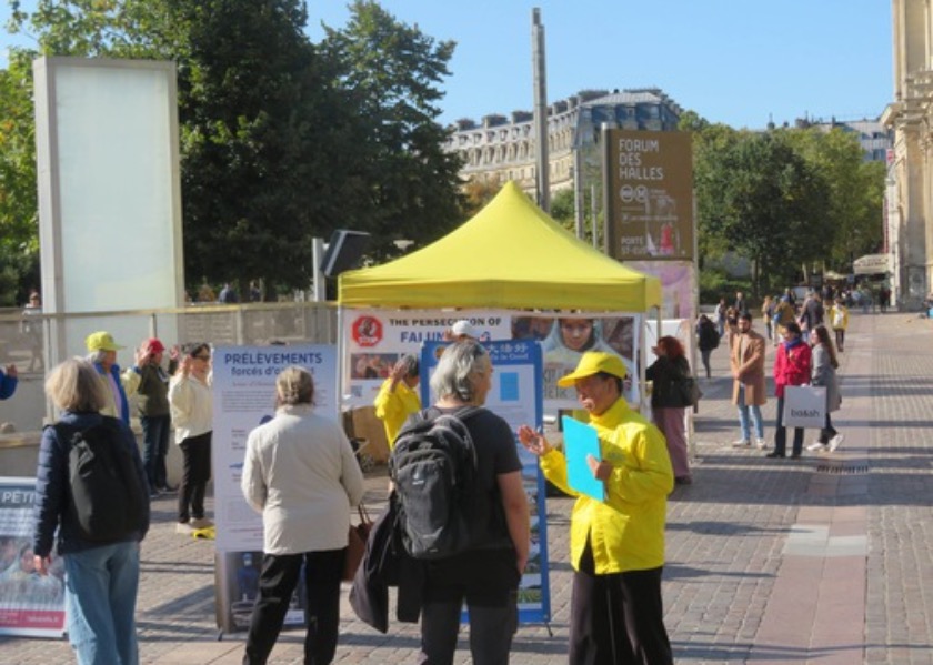 Image for article Paris, Fransa: Falun Dafa'yı Tanıtma Etkinliği Halkın Desteğini Aldı