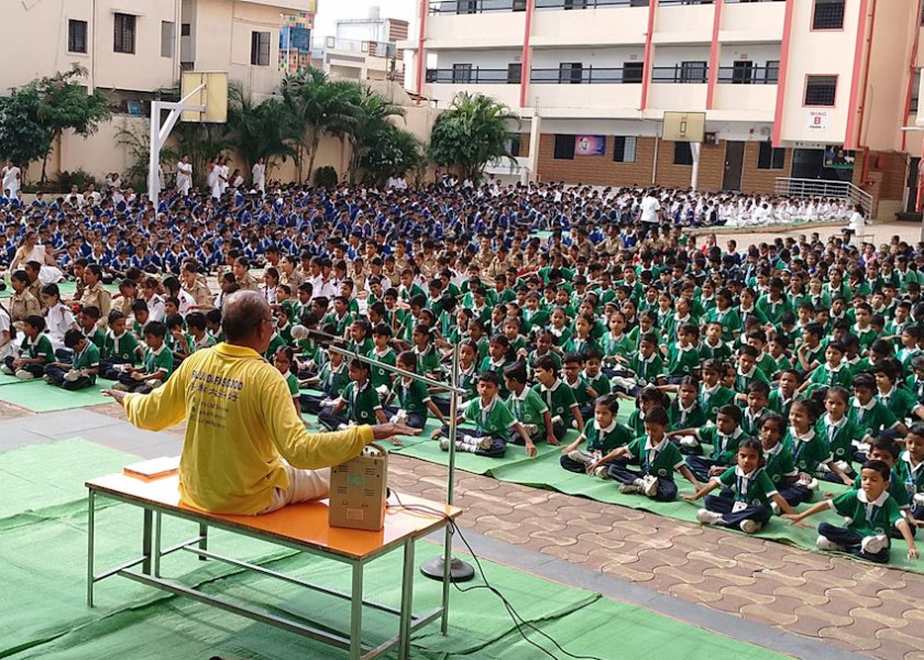 Image for article ​Hindistan'daki Okullar Falun Dafa'yı Kucaklıyor