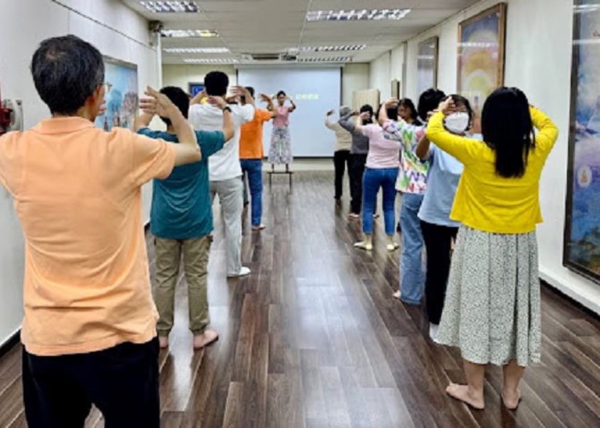 Image for article ​Singapur: Yeni Öğrenciler Dokuz Günlük Falun Dafa Dersini Değerli Buldu