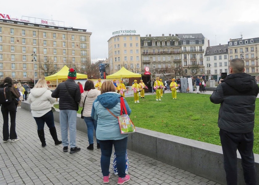 Image for article Strazburg, Fransa: Falun Gong'un Zulmü Sonlandırma Çabalarına Yerel Destek Geldi