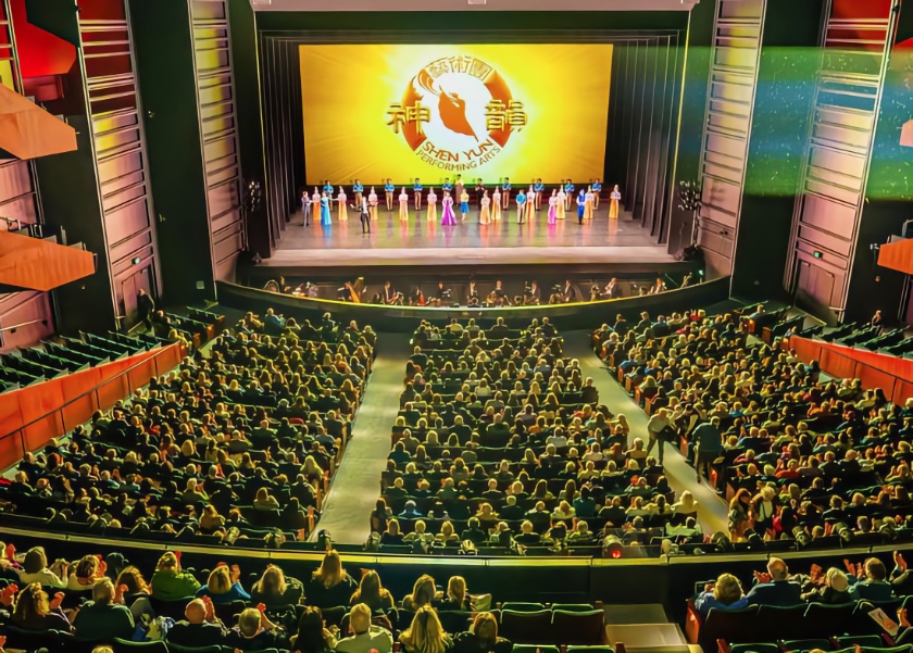 Image for article ​Çin Vatandaşları Farklı Ülkelerde Shen Yun'u İzliyor: 
