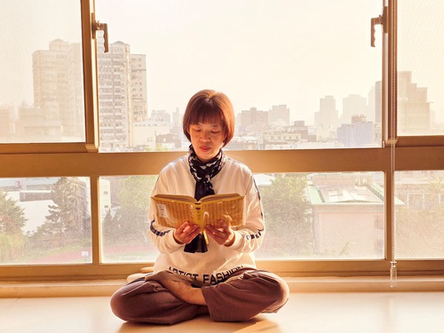 Image for article Falun Dafa’yı Öğrenerek Hayatın Zorluklarından Çıkıp Özgür ve Geniş Ufuklara Kavuşmak