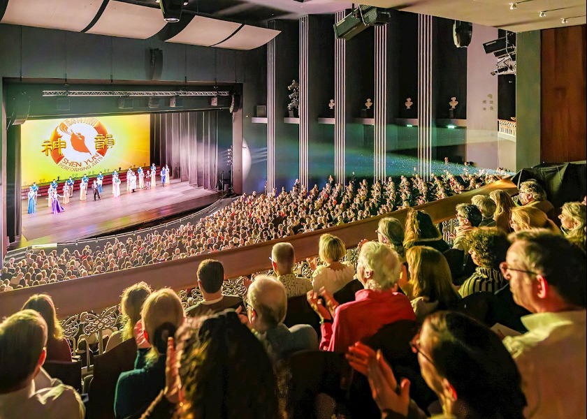 Image for article Shen Yun Avrupa ve Kuzey Amerika Turlarına Devam Ediyor: “Dünyaya ve Geleceğe Barış Getiriyor”