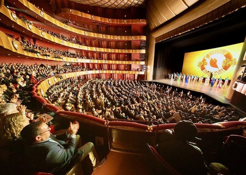 Image for article Dünya Çapındaki İzleyiciler Shen Yun'un Tadını Çıkardı