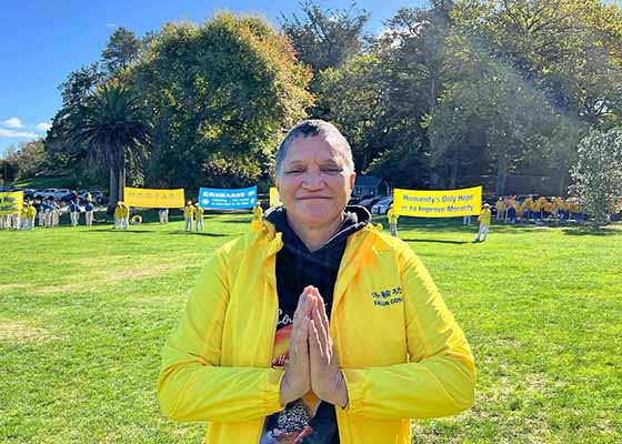 Image for article Yeni Zelanda: Batılı Uygulayıcılar Shifu Li'ye ve Falun Dafa'ya Olan Minnettarlıklarını İfade Ediyor